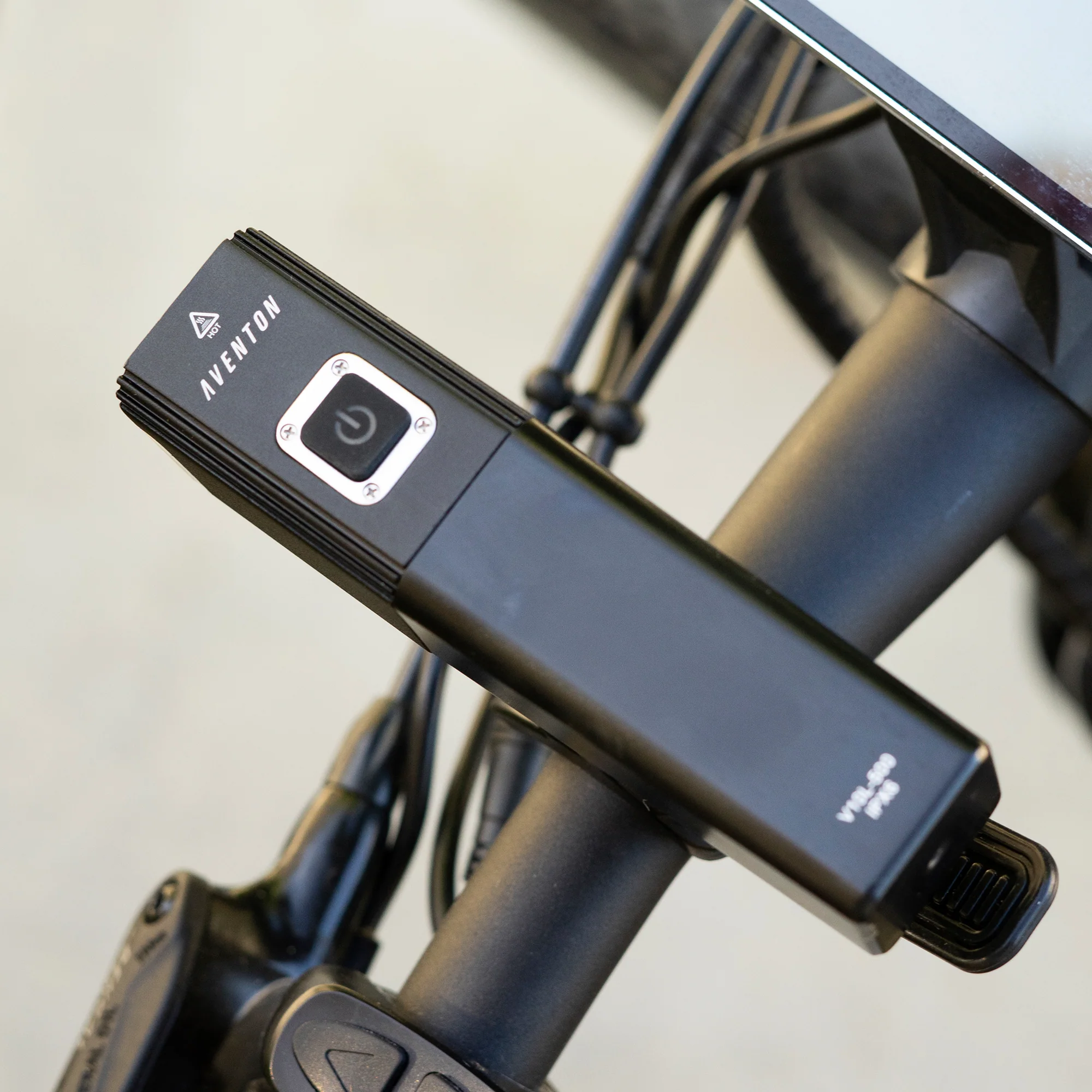 Aventon Head Light V10-500 - Image 5