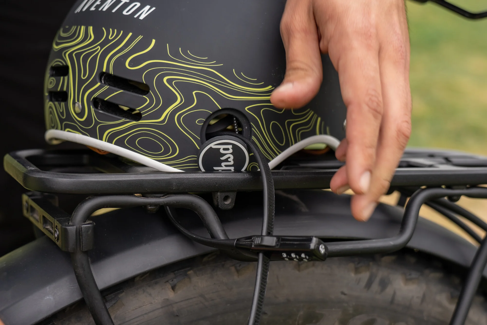 Aventon Zip Lock - Image 3